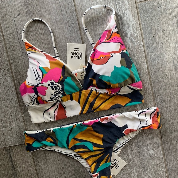 Billabong Other - 🔥🔥BILLABONG - REVERSIBLE FLORAL DAY BIKINI🔥🔥